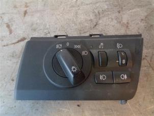 Gebruikte Licht Schakelaar BMW X3 (E83) 2.0d 16V Prijs op aanvraag aangeboden door Autohandel-Smet Gebroeders NV