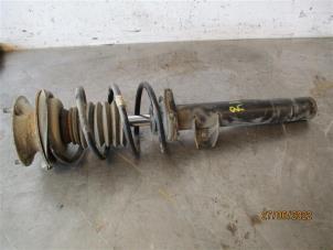 Gebruikte Mac Phersonpoot rechts-voor BMW 1 serie (E87/87N) 116i 2.0 16V Corporate Lease Prijs op aanvraag aangeboden door Autohandel-Smet Gebroeders NV