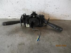 Gebruikte Combischakelaar Stuurkolom Dacia Duster (HS) 1.6 16V Hi-Flex Prijs op aanvraag aangeboden door Autohandel-Smet Gebroeders NV