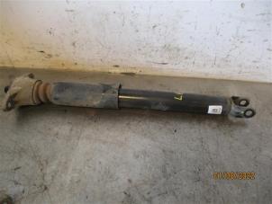 Gebruikte Schokdemper links-achter Hyundai i30 Wagon (GDHF5) 1.6 GDI Blue 16V Prijs op aanvraag aangeboden door Autohandel-Smet Gebroeders NV