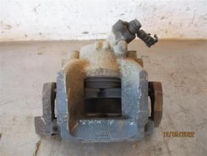 Gebruikte Remklauw (Tang) links-voor Peugeot 508 SW (8E/8U) 1.6 HDiF 16V Prijs op aanvraag aangeboden door Autohandel-Smet Gebroeders NV