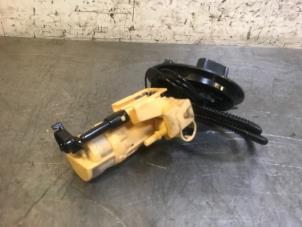 Używane Elektryczna pompa paliwa Mercedes C (W205) C-200 1.6 CDI BlueTEC, C-200 d 16V Cena na żądanie oferowane przez Autohandel-Smet Gebroeders NV