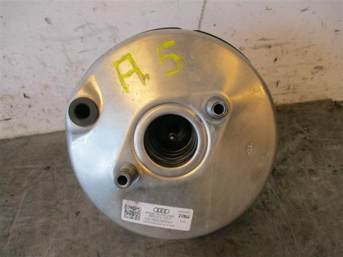 Bromsservo från en Audi A5 Sportback (F5A/F5F) 2.0 TDI Ultra 16V 2018