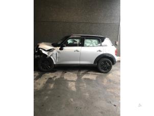 Używane Zestaw obreczy i opon Mini Countryman (R60) 2.0 Cooper D 16V Autom. Cena na żądanie oferowane przez Autohandel-Smet Gebroeders NV