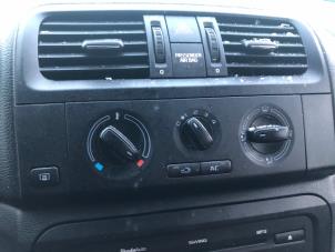 Begagnade Luftkonditionering, kontrollpanel Skoda Fabia II (5J) 1.6 TDI 16V 90 Pris på förfrågan erbjuds av Autohandel-Smet Gebroeders NV