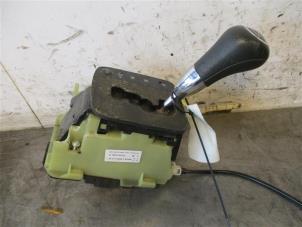 Begagnade Växelspak Mercedes B (W245) 2.0 B-180 CDI 16V Pris på förfrågan erbjuds av Autohandel-Smet Gebroeders NV