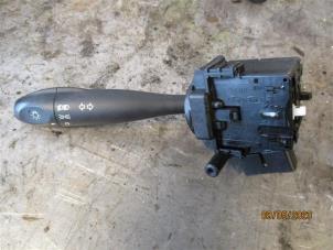 Begagnade Indikator, höger Hyundai i10 (F5) 1.1i 12V Pris på förfrågan erbjuds av Autohandel-Smet Gebroeders NV