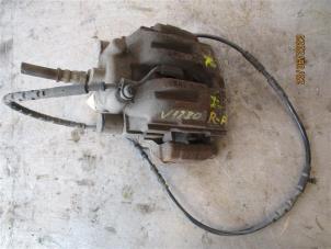 Begagnade Bakre bromsok, höger BMW 1 serie (E88) 118d 16V Pris på förfrågan erbjuds av Autohandel-Smet Gebroeders NV