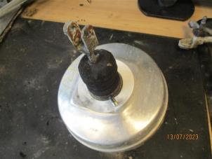 Używane Wspomaganie hamulców Mercedes C (W205) C-180 1.6 CDI BlueTEC, C-180 d 16V Cena na żądanie oferowane przez Autohandel-Smet Gebroeders NV