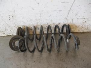 Begagnade Främre fjäderskruv Seat Ateca (5FPX) 1.6 TDI 115 Pris på förfrågan erbjuds av Autohandel-Smet Gebroeders NV