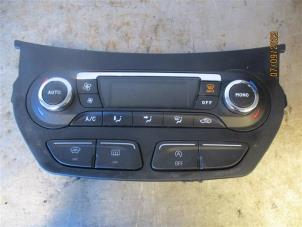 Begagnade Luftkonditionering, kontrollpanel Ford C-Max (DXA) 1.6 TDCi 16V Pris på förfrågan erbjuds av Autohandel-Smet Gebroeders NV
