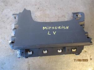 Begagnade Knäairbag, vänster Mitsubishi Outlander (GF/GG) 2.2 DI-D 16V Clear Tec 4x4 Pris på förfrågan erbjuds av Autohandel-Smet Gebroeders NV