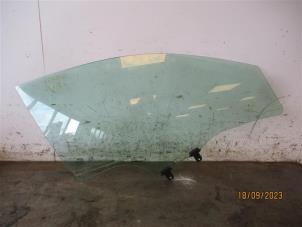 Begagnade Dörrfönster, 4-dörrars, höger fram Kia Stonic (YB) 1.4 MPI 16V Pris på förfrågan erbjuds av Autohandel-Smet Gebroeders NV