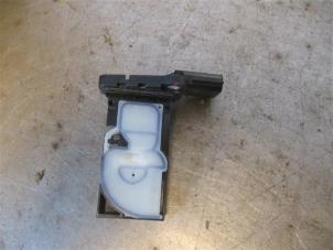 Gebruikte Luchthoeveelheidsmeter Renault Trafic (1FL/2FL/3FL/4FL) 2.0 dCi 16V 130 Prijs op aanvraag aangeboden door Autohandel-Smet Gebroeders NV