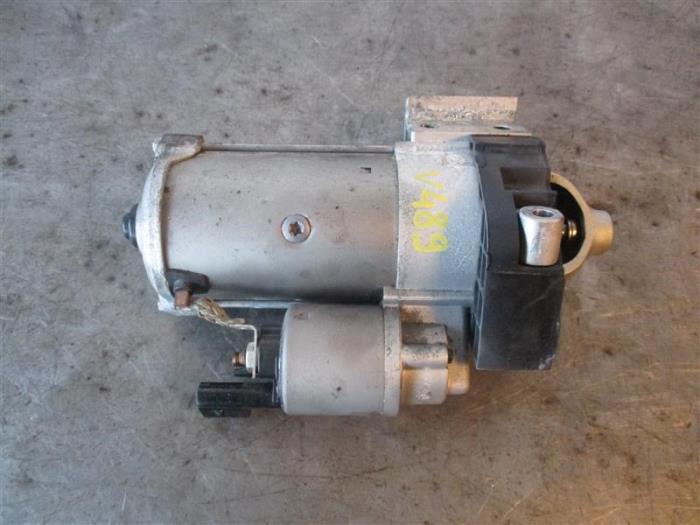 Startmotor från en BMW 3 serie Touring (G21) 320d xDrive 2.0 TwinPower Turbo 16V Hybrid 2021