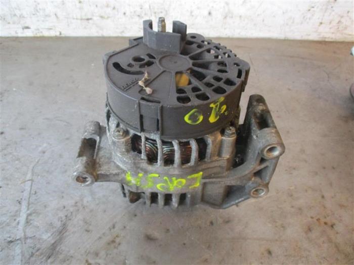 Dynamo van een Opel Corsa D 1.3 CDTi 16V ecoFLEX 2010