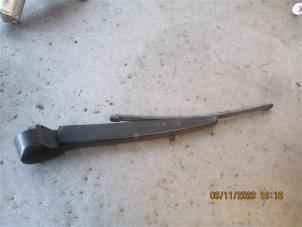 Begagnade Bakre torkararm Volkswagen UP Pris på förfrågan erbjuds av Autohandel-Smet Gebroeders NV