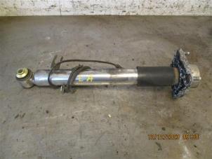 Używane Amortyzator lewy tyl BMW X6 (F16) xDrive30d 3.0 24V Cena na żądanie oferowane przez Autohandel-Smet Gebroeders NV