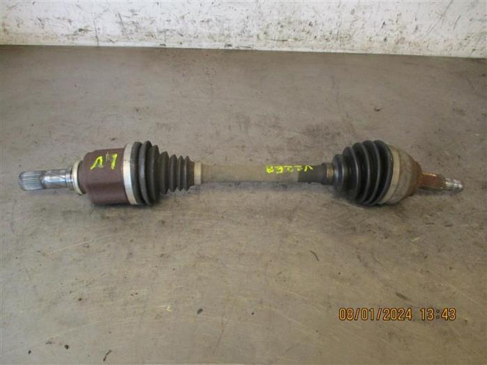 Drivaxel, vänster fram från en Vauxhall Vivaro B Combi 1.6 CDTI Biturbo 140 2019