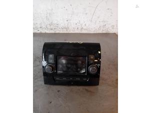 Begagnade Navigeringsdisplay Citroen Jumper (U9) 2.2 Blue HDi 140 Pris på förfrågan erbjuds av Autohandel-Smet Gebroeders NV