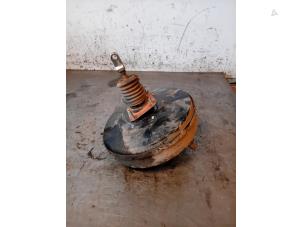 Gebruikte Rembekrachtiger Toyota Hilux IV 3.0 D4-D 16V 4x4 Prijs op aanvraag aangeboden door Autohandel-Smet Gebroeders NV