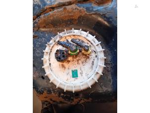 Gebruikte Brandstofpomp Elektrisch Toyota Hilux IV 3.0 D4-D 16V 4x4 Prijs op aanvraag aangeboden door Autohandel-Smet Gebroeders NV