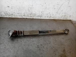 Begagnade Stötdämpare, höger bak Volkswagen Polo V (6R) 1.4 TDI Pris på förfrågan erbjuds av Autohandel-Smet Gebroeders NV