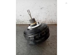 Begagnade Bromsservo Volkswagen Amarok 3.0 TDI V6 24V 4Motion Pris på förfrågan erbjuds av Autohandel-Smet Gebroeders NV