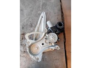 Gebruikte Raammechaniek 4Deurs rechts-achter Toyota C-HR (X1,X5) 1.8 16V Hybrid Prijs op aanvraag aangeboden door Autohandel-Smet Gebroeders NV