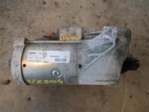 Begagnade Startmotor Renault Scénic III (JZ) 1.6 Energy dCi 130 Pris på förfrågan erbjuds av Autohandel-Smet Gebroeders NV