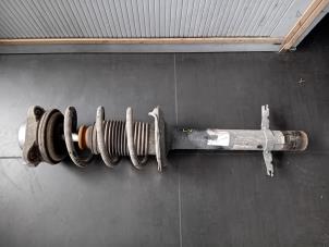 Begagnade Stötdämpare, vänster fram Fiat Ducato (250) 2.3 D 120 Multijet Pris på förfrågan erbjuds av Autohandel-Smet Gebroeders NV