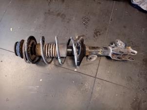 Gebruikte Schokdemper rechts-voor Suzuki Celerio (LF) 1.0 12V Prijs op aanvraag aangeboden door Autohandel-Smet Gebroeders NV