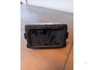 Gebruikte Navigatie Set Renault Captur (2R) 0.9 Energy TCE 12V Prijs op aanvraag aangeboden door Autohandel-Smet Gebroeders NV