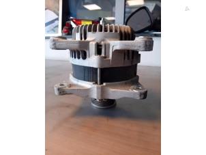 Gebruikte Alternator Nissan Juke (F15) 1.6 16V Prijs op aanvraag aangeboden door Autohandel-Smet Gebroeders NV