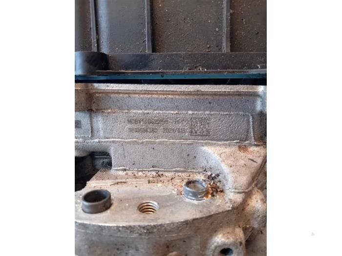 Topplock från en Opel Corsa F (UB/UH/UP) 1.2 12V 75 2021