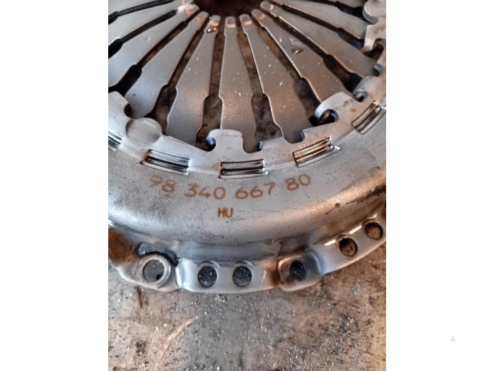 Tryckplåt från en Opel Corsa F (UB/UH/UP) 1.2 12V 75 2021