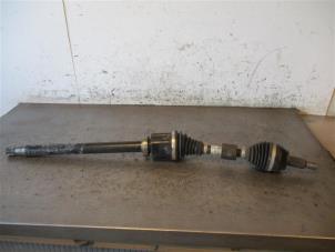 Gebruikte Aandrijfas rechts-voor Landrover Discovery Sport (LC) 1.5 P300e 12V AWD Prijs op aanvraag aangeboden door Autohandel-Smet Gebroeders NV