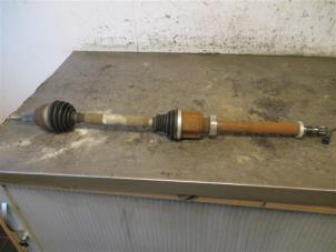 Begagnade Drivaxel, höger fram Renault Scénic IV (RFAJ) 1.3 TCE 115 16V Pris på förfrågan erbjuds av Autohandel-Smet Gebroeders NV