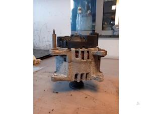 Begagnade Dynamo Volkswagen Crafter 2.0 TDI 16V Pris på förfrågan erbjuds av Autohandel-Smet Gebroeders NV