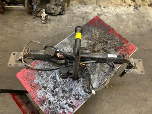 Używane Hak holowniczy Ford B-Max (JK8) 1.0 EcoBoost 12V 100 Cena na żądanie oferowane przez Autohandel-Smet Gebroeders NV