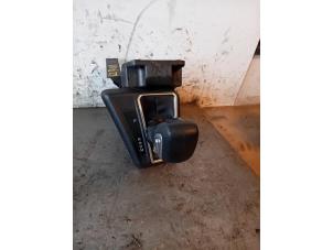 Begagnade Växelspak Ford Transit Custom 2.0 TDCi 16V Eco Blue 130 Pris på förfrågan erbjuds av Autohandel-Smet Gebroeders NV