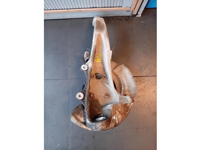 Spindel, höger fram från en BMW 5 serie (F10) 520d 16V 2016