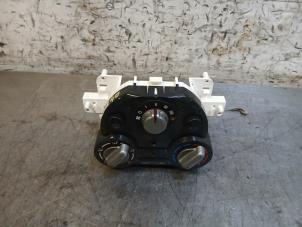 Begagnade Luftkonditionering, kontrollpanel Nissan Micra (K13) 1.2 12V Pris på förfrågan erbjuds av Autohandel-Smet Gebroeders NV