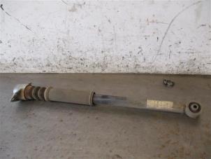 Begagnade Stötdämpare, höger bak Volkswagen Polo V (6R) 1.4 TDI 12V 90 Pris på förfrågan erbjuds av Autohandel-Smet Gebroeders NV