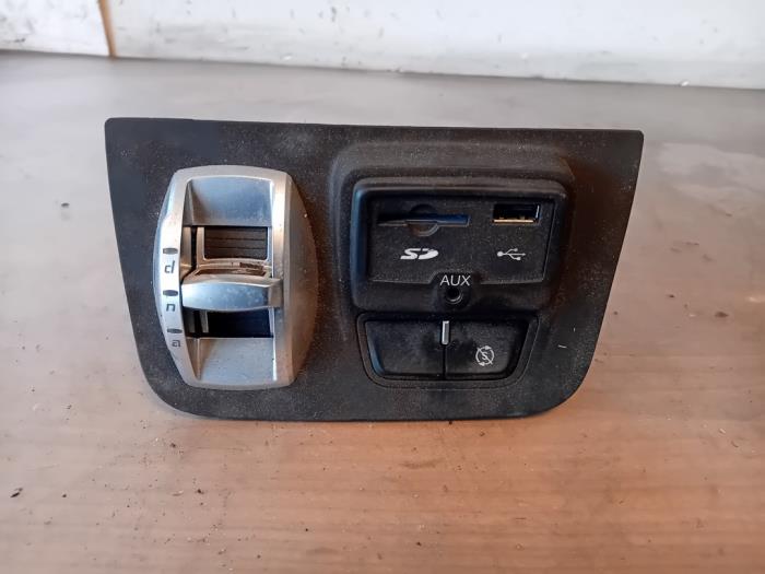 MMI-brytare från en Alfa Romeo Giulietta (940) 1.6 JTDm 16V 2015