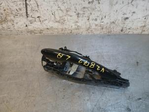 Gebruikte Portiergreep 4Deurs links-achter Mini Clubman (F54) 2.0 Cooper S 16V Prijs op aanvraag aangeboden door Autohandel-Smet Gebroeders NV