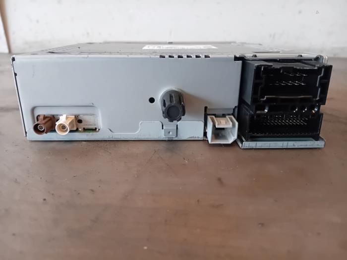 Navigatie Module van een Renault Master III (EV/HV/UV/VA/VB/VD/VF/VG/VJ)  2024