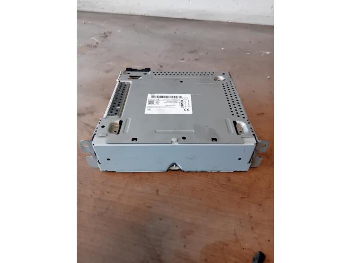 Navigatie Module van een Renault Master III (EV/HV/UV/VA/VB/VD/VF/VG/VJ)  2024