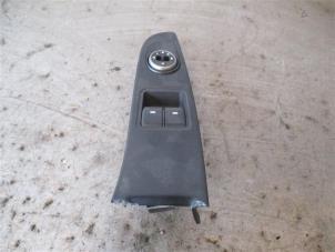 Gebruikte Elektrisch Raam Schakelaar Hyundai i20 (GBB) 1.2i 16V Prijs op aanvraag aangeboden door Autohandel-Smet Gebroeders NV