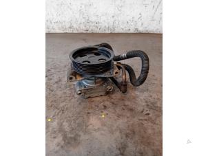 Begagnade Servostyrningspump Ford Fiesta 5 (JD/JH) Pris på förfrågan erbjuds av Autohandel-Smet Gebroeders NV